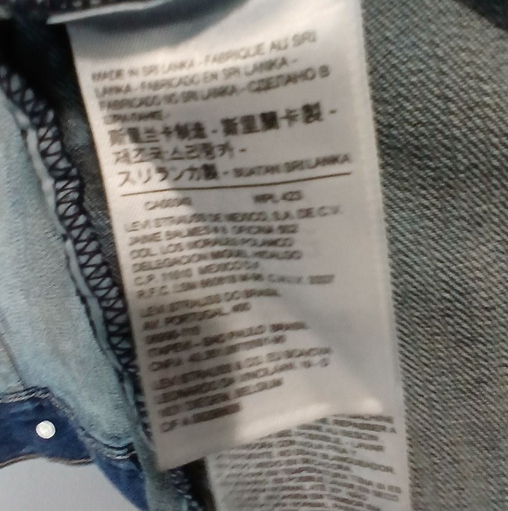 Levi's Jean Jacket Women's Small Coastal Cowgirl Trucker Denim - Picture 3 of 6
